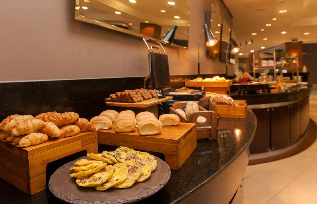 Intercity Porto Alegre Aeroporto Екстер'єр фото